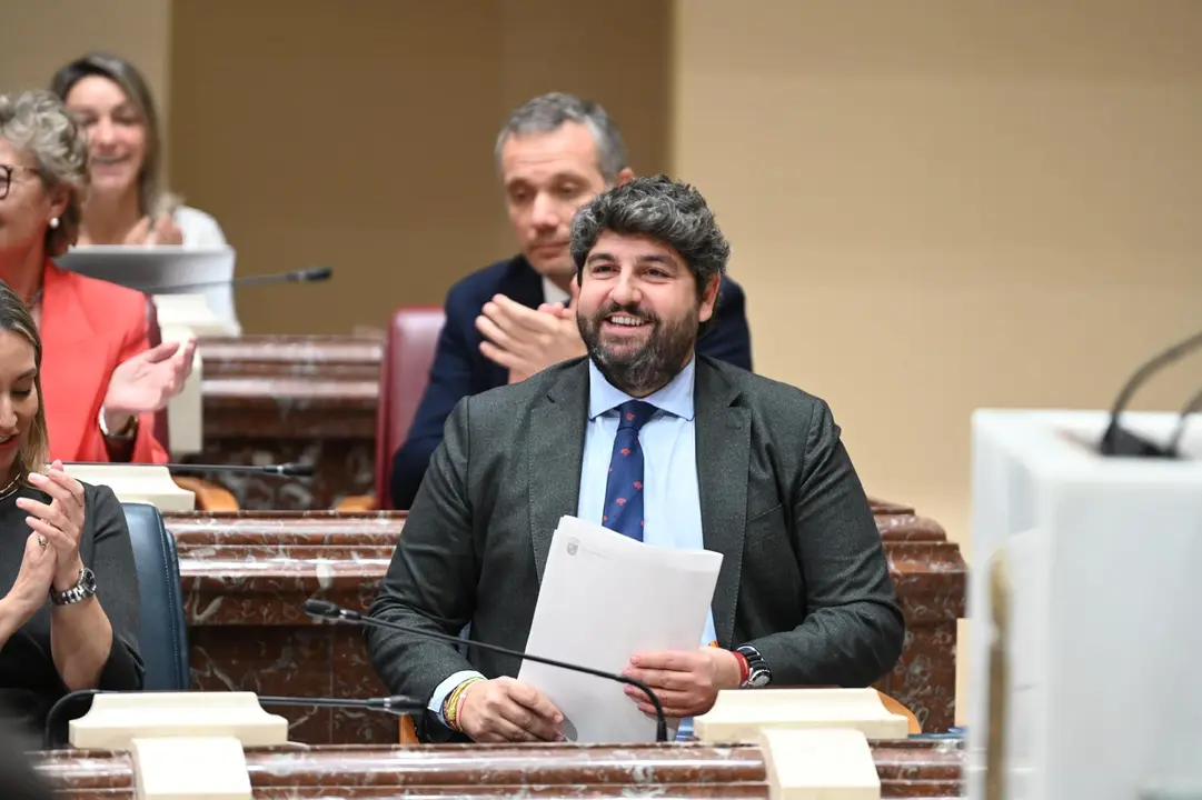 L&oacute;pez Miras, en su esca&ntilde;o en la Asamblea Regional