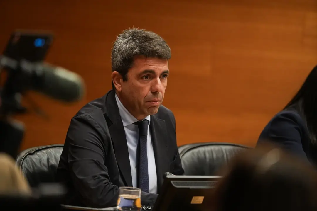 Carlos Maz&oacute;n comparece en Les Corts (foto: EP)