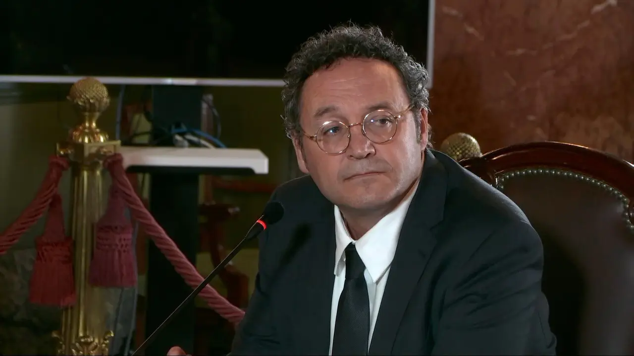 El fiscal general del Estado, &Aacute;lvaro Ruiz Ortiz, sentado en el banquillo del Tribunal Supremo (foto: EP)