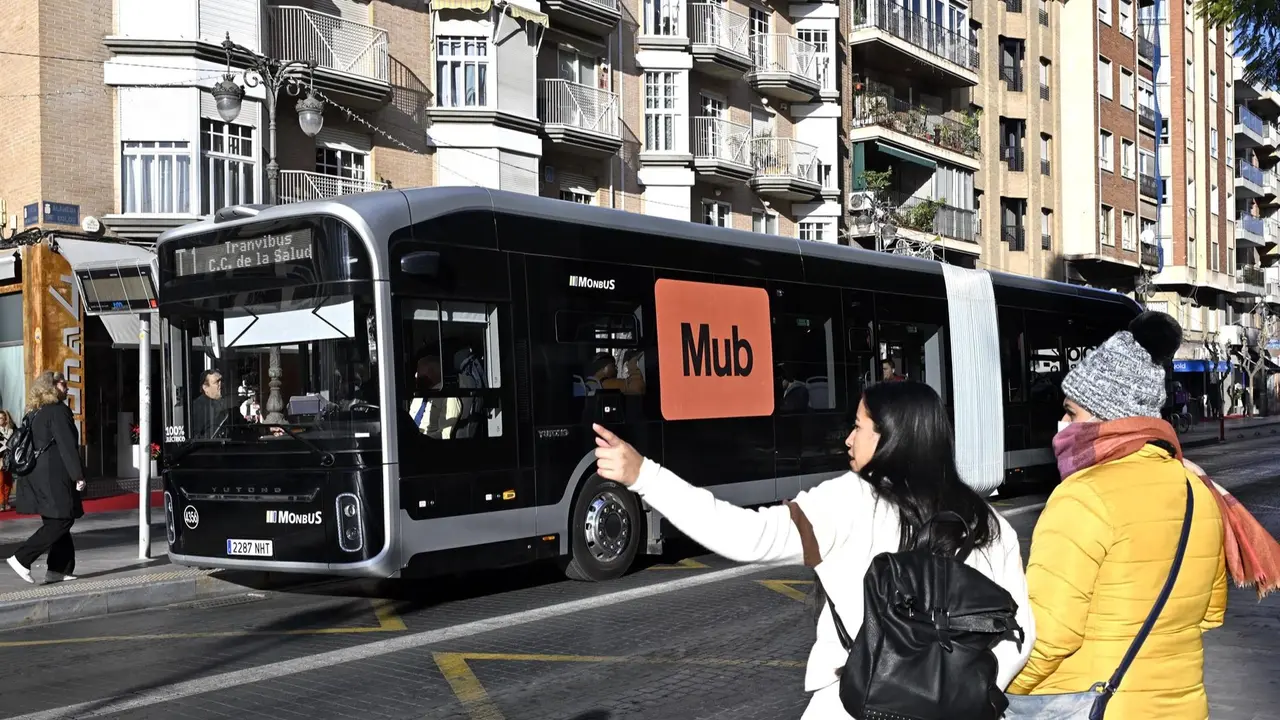 El tranvib&uacute;s conecta desde hoy Murcia con El Palmar