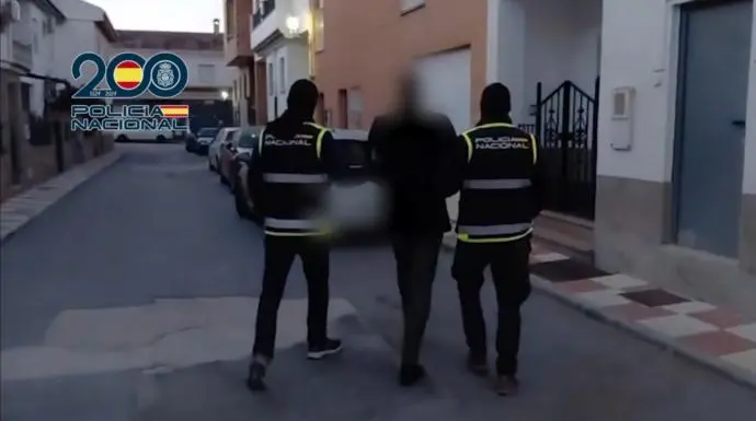 La Polic&iacute;a Nacional detiene a uno de los ultras acusados de los graves incidentes previos al Granada-C&aacute;diz (foto: PN)