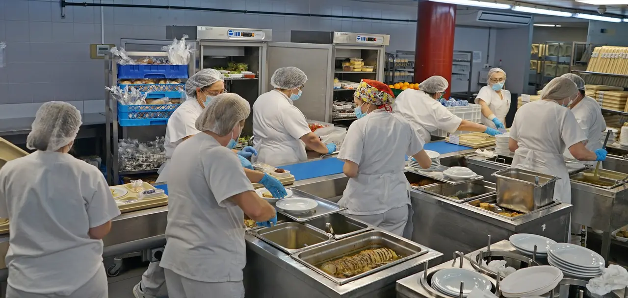 Cocina de un hospital del Servicio Murciano de Salud