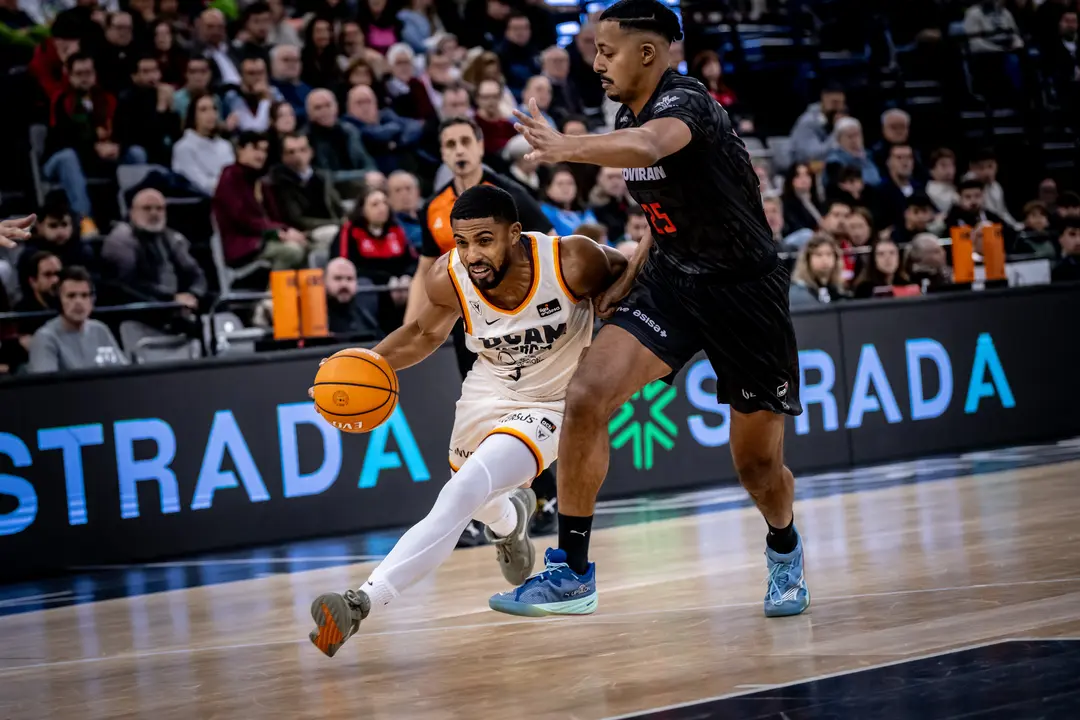 El UCAM Murcia asalta Granada y se coloca l&iacute;der provisional de la Liga Endesa (foto: UCAM Murcia CB)