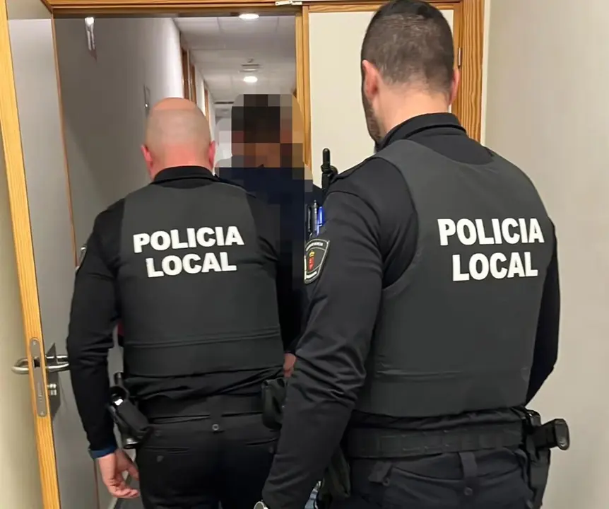Imagen del detenido en comisar&iacute;a (foto: Ayuntamiento de las Torres de Cotillas)