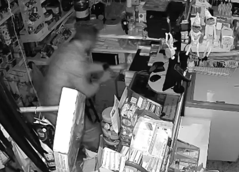 Uno de los detenidos durante un robo en Totana (foto: GC)