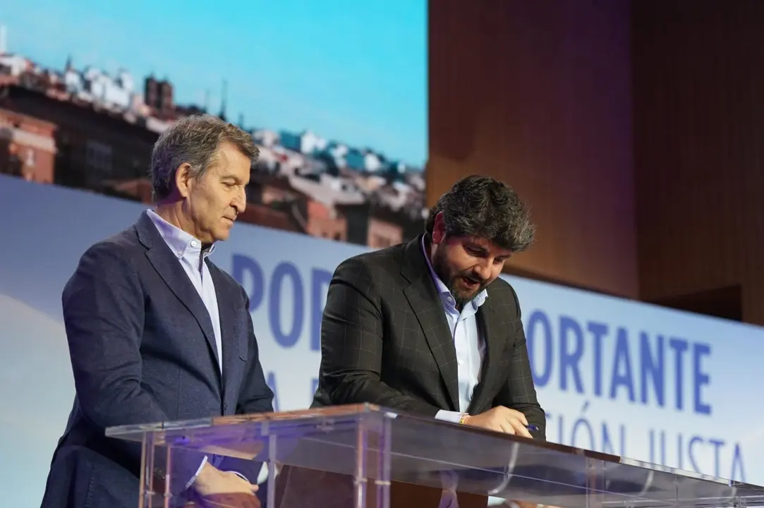 L&oacute;pez Miras, junto a N&uacute;&ntilde;ez Feij&oacute;o