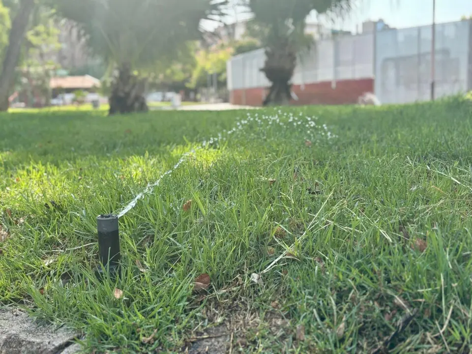 Implantaci&oacute;n de un sistema de riego inteligente, basado en sensores, estaciones meteorol&oacute;gicas y telegesti&oacute;n en tiempo real (foto: Ayuntamiento de Murcia)