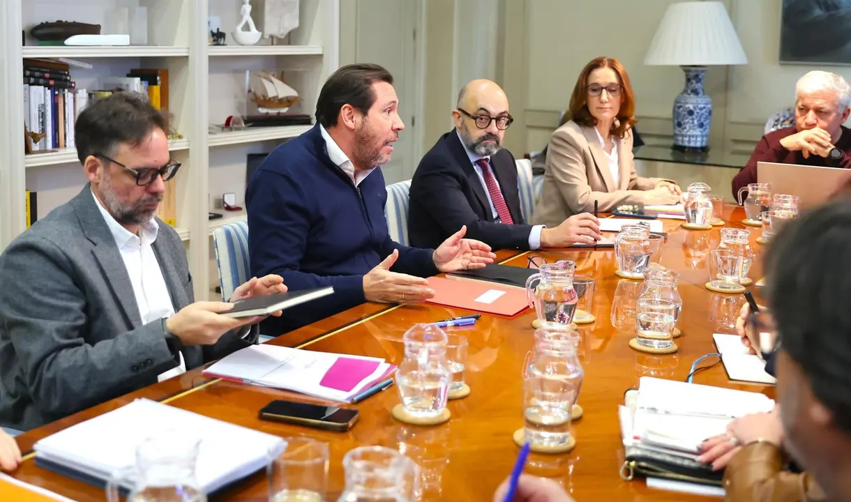 Reuni&oacute;n del Ministerio de Transportes y los sindicatos
- MINISTERIO DE TRANSPORTES