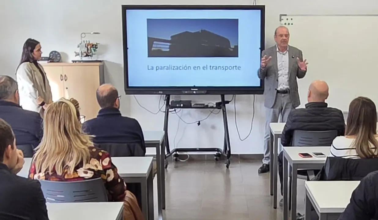 FROET asesora a los transportistas para proteger sus ingresos ante las esperas excesivas