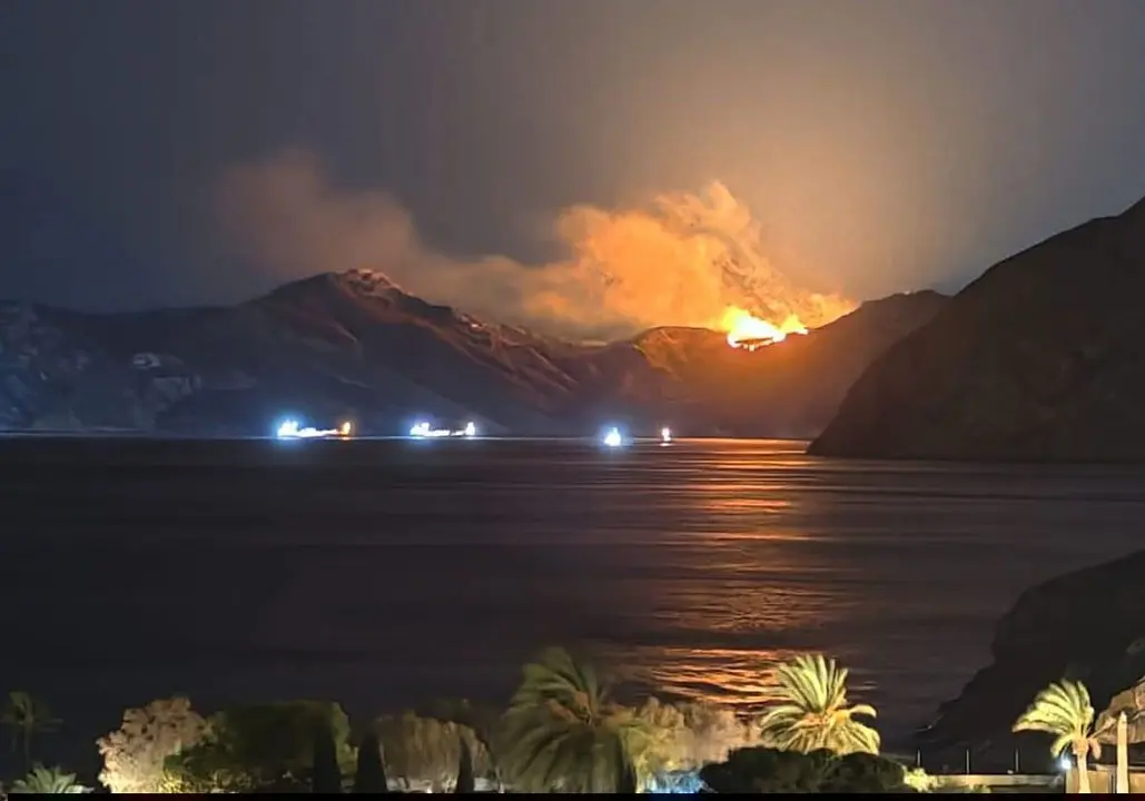 Declarado un incendio forestal en Cabo Ti&ntilde;oso, en  la Sierra de la Muela de Cartagena (foto: Contigo Cartagena)