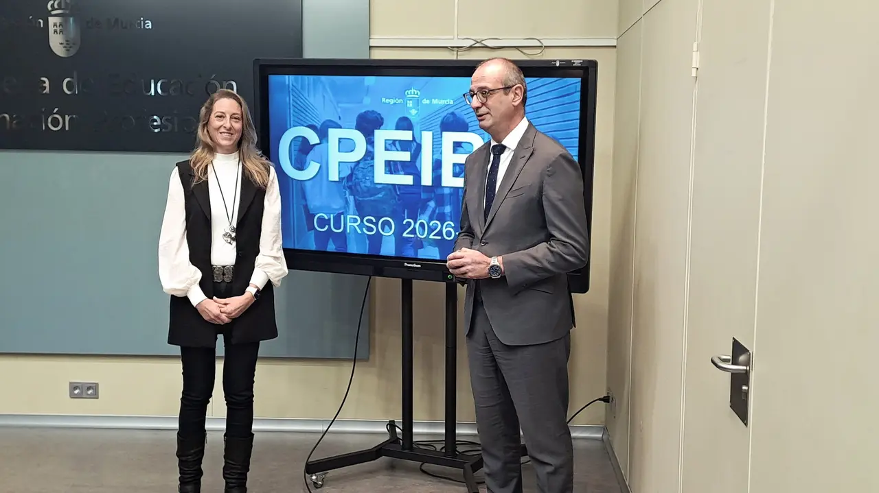 El consejero de Educaci&oacute;n y Formaci&oacute;n Profesional, V&iacute;ctor Mar&iacute;n, anuncia la implantaci&oacute;n de 1&ordm; de la ESO en 11 nuevos colegios de Infantil y Primaria de la Regi&oacute;n (foto: CARM)