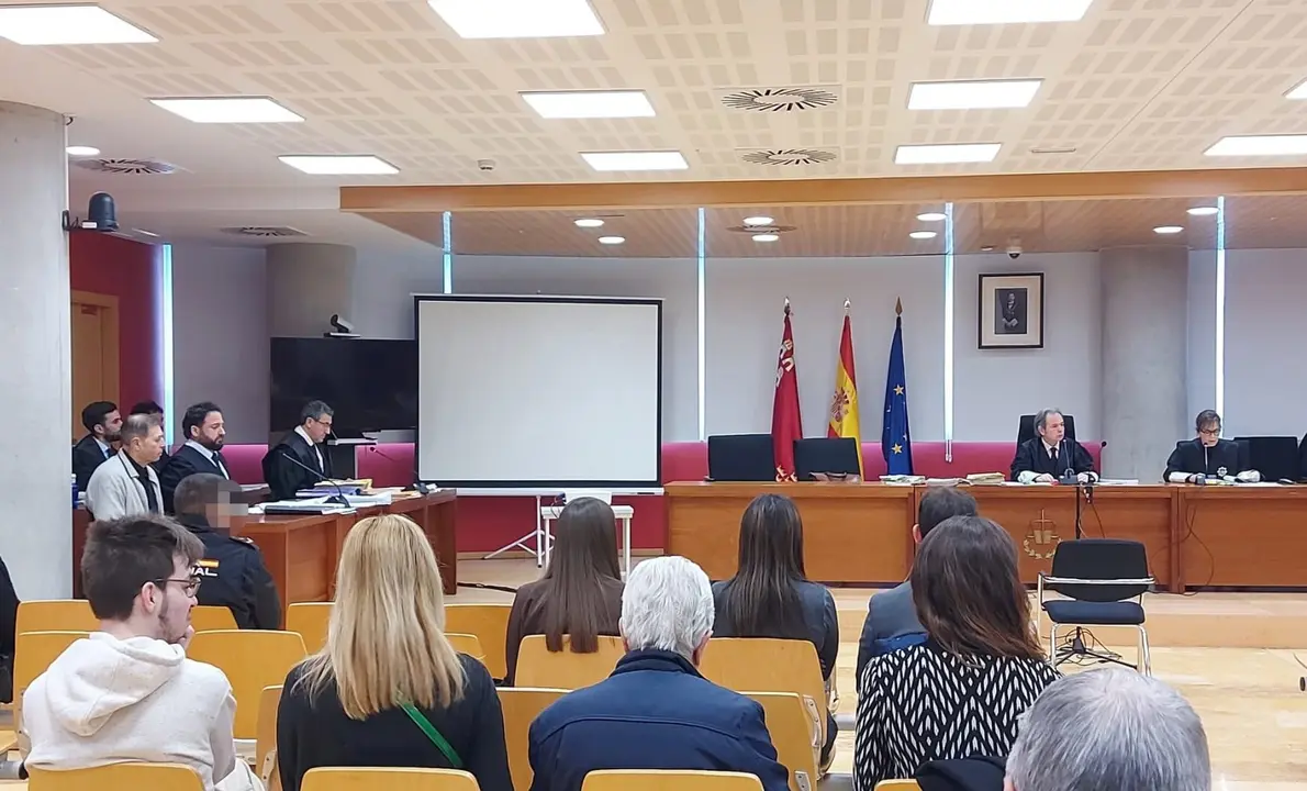 Primer d&iacute;a del juicio del 'crimen de Halloween' (foto: EP)