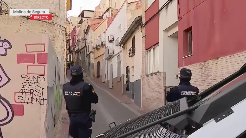 Despliegue policial contra el menudeo de droga en Molina de Segura con m&aacute;s de 60 agentes (foto: La 7)