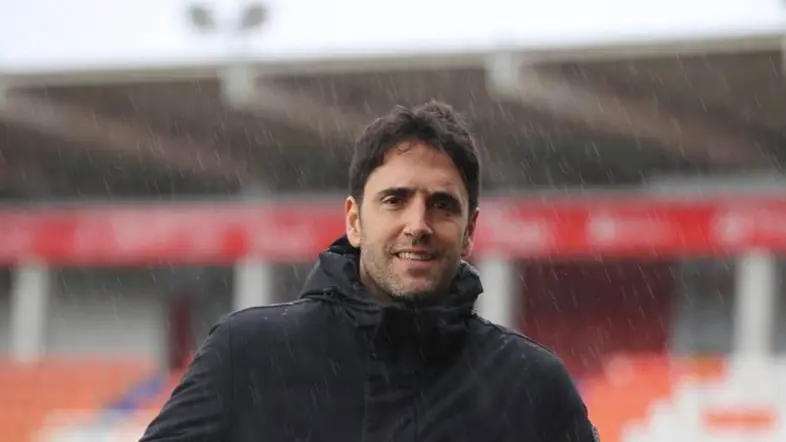 I&ntilde;igo V&eacute;lez de Mendiz&aacute;bal, nuevo entrenador del Cartagena (foto: