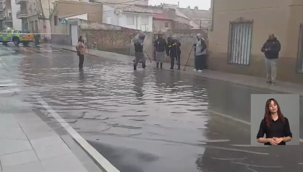 Calle anegada en Ceheg&iacute;n (foto: La 7)