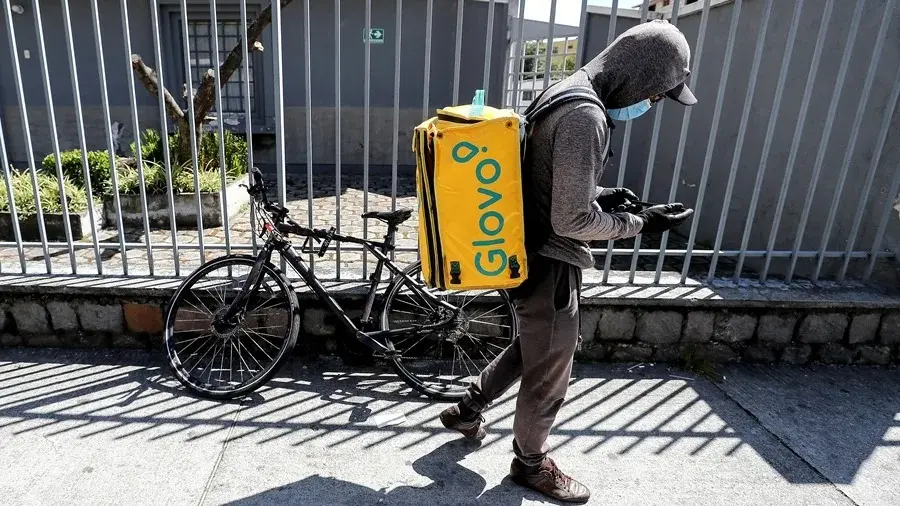 Un repartidor de Glovo, en una imagen de archivo (foto: Agencias)