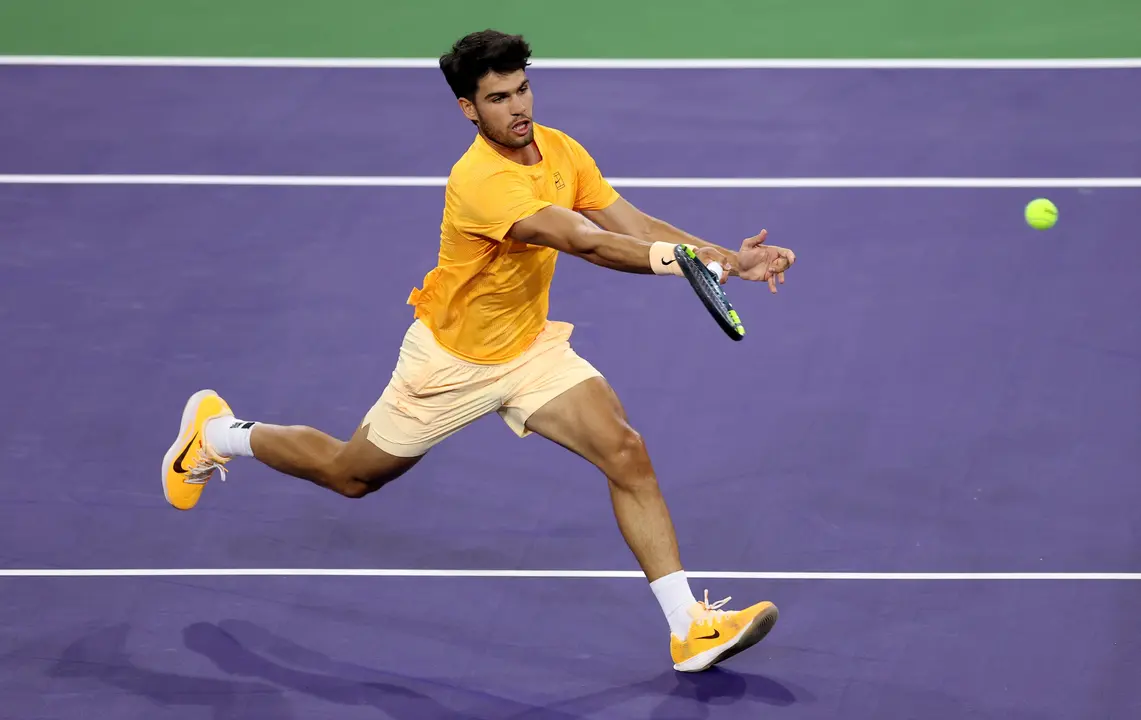 Carlos Alcaraz dice adi&oacute;s a Indian Wells tras caer ante Medvedev en semifinales (foto: ATP)