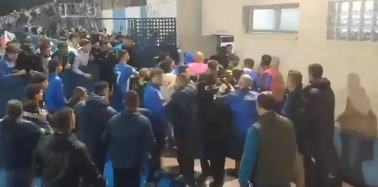 Trifulca tras la disputa del encuentro entre el &Aacute;guilas FC y el UCAM Murcia