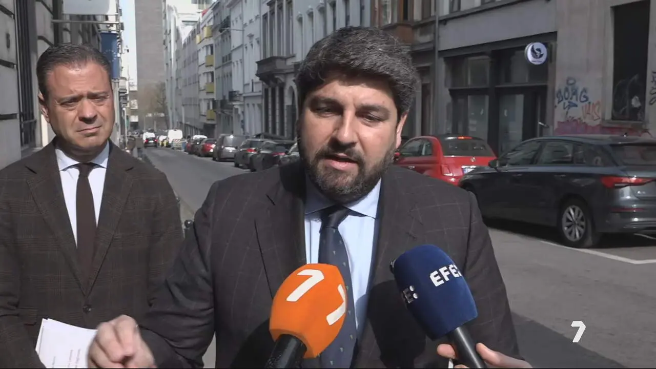 L&oacute;pez Miras reclama en Bruselas m&aacute;s peso para las regiones en la pol&iacute;tica de defensa de la UE (foto: La 7)
