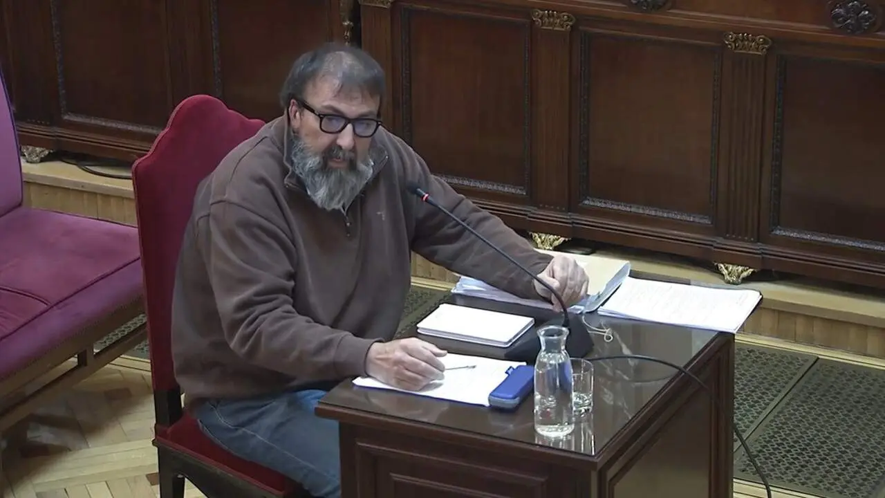 El exasesor ministerial Koldo Garc&iacute;a durante su declaraci&oacute;n como acusado en el juicio de las mascarillas en el Tribunal Supremo (foto: EP)
