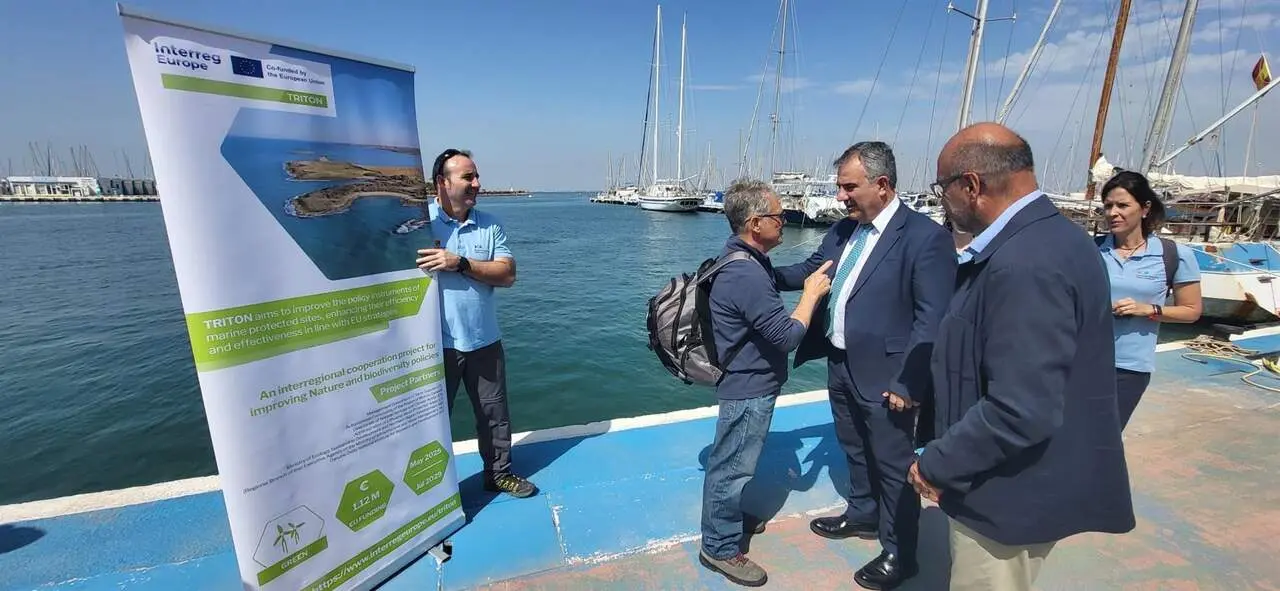 El consejero de Medio Ambiente, Universidades, Investigaci&oacute;n y Mar Menor, Juan Mar&iacute;a V&aacute;zquez, se dirige a los participantes de las jornadas t&eacute;cnicas celebradas en la Regi&oacute;n de Murcia.
- CARM