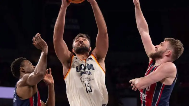 El UCAM Murcia cae en Vitoria ante el Baskonia y pierde el average (foto: UCAM Murcia)