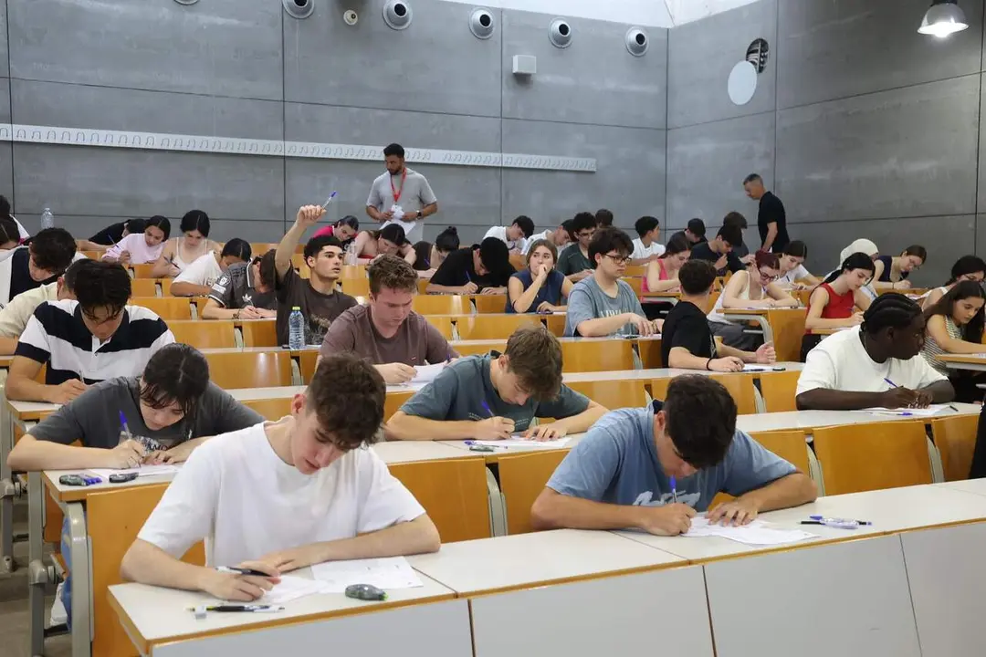 Archivo - Examen de la PAU en Cartagena
- UPCT - Archivo