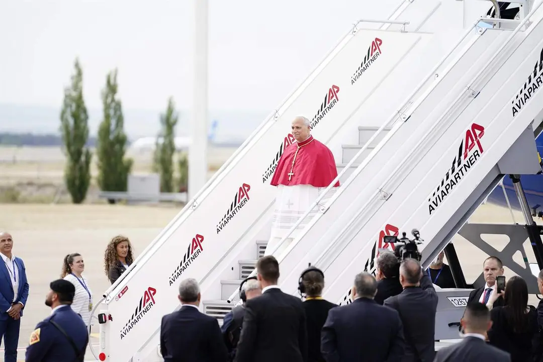 El Papa Le&oacute;n XIV aterriza en el Aeropuerto Adolfo Su&aacute;rez Madrid-Barajas (foto: EP)