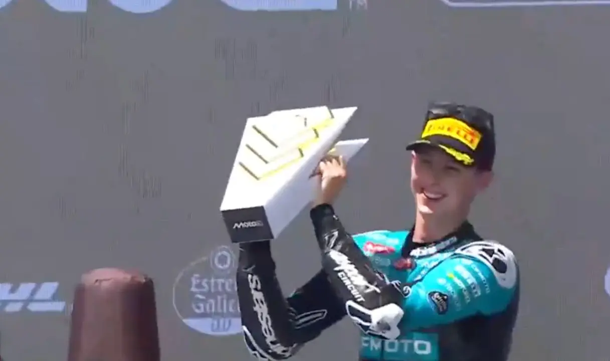 M&aacute;ximo Quiles consigue la quinta victoria de la temporada en Moto3 (foto: MotoGP)