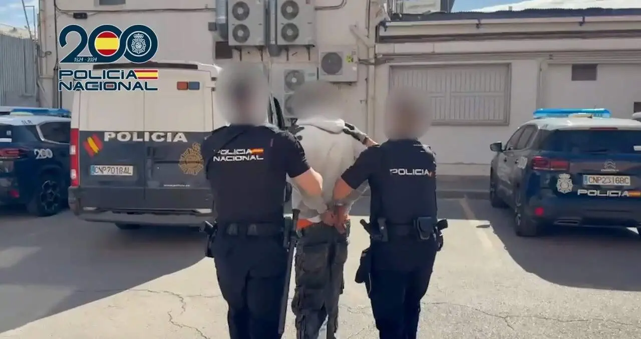 Detenido por asaltar a un hombre de 88 a&ntilde;os para robarle la ri&ntilde;onera en la puerta de su casa
