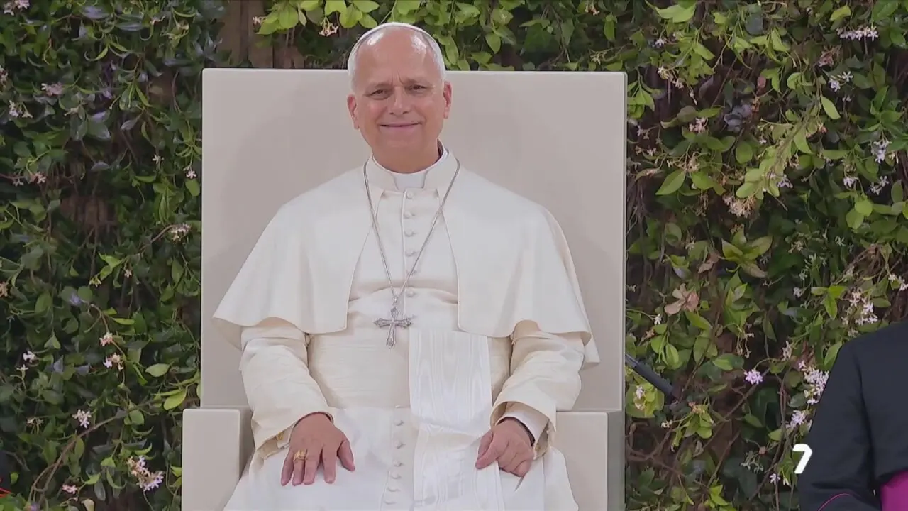 El papa Le&oacute;n XIV en el Santiago Bernab&eacute;u (foto: La 7)