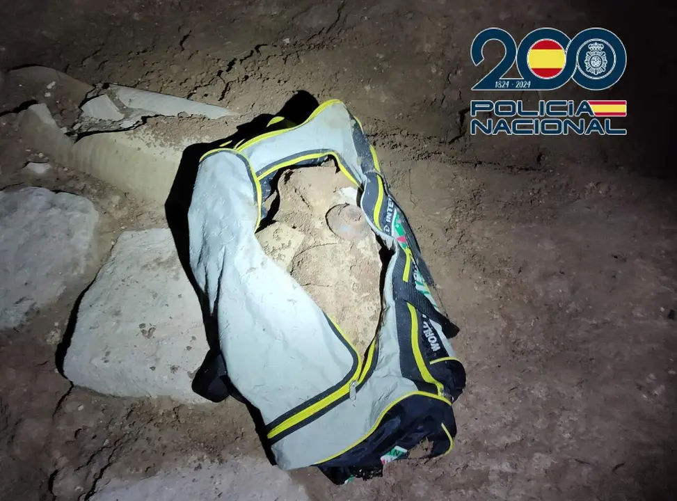Detenidos tras intentar robar un &aacute;nfora en un yacimiento de Cartagena