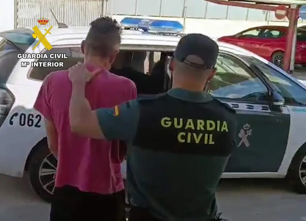 Cuatro detenidos y desmantelado un punto de venta de drogas en Torre Pacheco
- GUARDIA CIVIL
