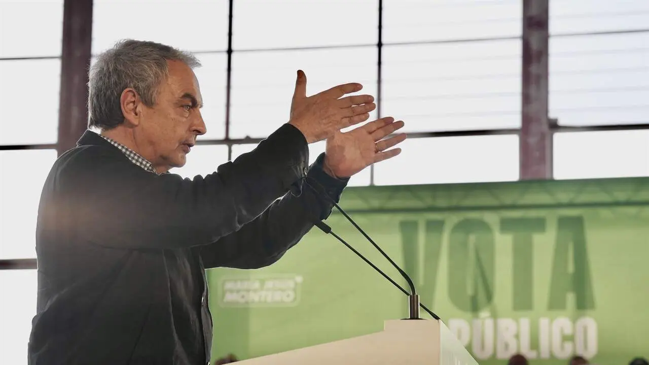 El expresidente del Gobierno Jos&eacute; Luis Rodr&iacute;guez Zapatero, durante un acto de campa&ntilde;a en C&aacute;rtama (M&aacute;laga)