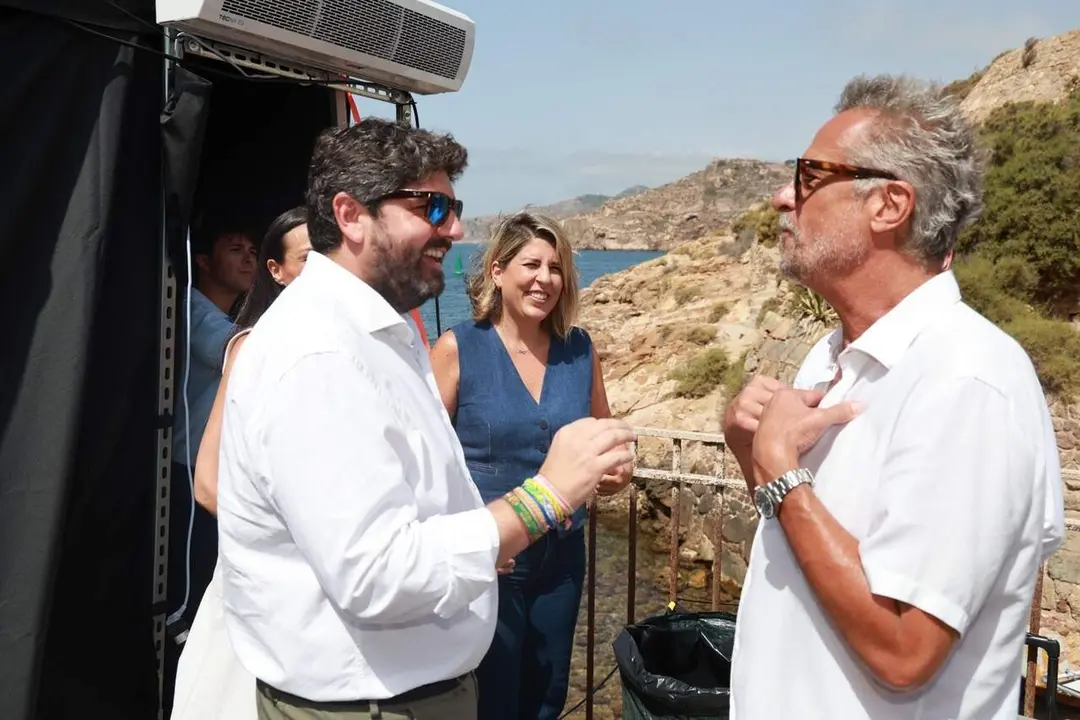 L&oacute;pez Miras junto al director de la pel&iacute;cula, Michael Haussman.
- CARM