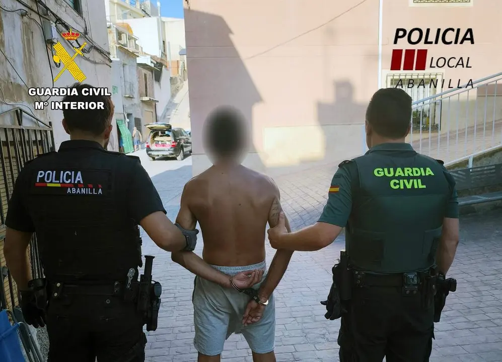 Detenido en Abanilla por robar en una vivienda, un centro educativo y un local de restauraci&oacute;n
- GUARDIA CIVIL DE MURCIA