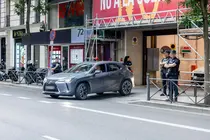 Varios agentes de la Unidad Central Operativa (UCO) de la Guardia Civil salen de la sede nacional del PSOE en Ferraz, a 27 de mayo de 2026, en Madrid