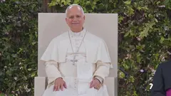 El papa Le&oacute;n XIV en el Santiago Bernab&eacute;u (foto: La 7)