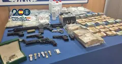 Los agentes incautaci&oacute;n de 30 kilos de coca&iacute;na, 12 kilos de MDMA, m&aacute;s de 720.000 euros en efectivo, cinco armas de fuego, un lingote de plata y 21 veh&iacute;culos
- POLIC&Iacute;A NACIONAL