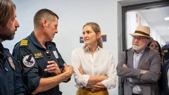 La ministra para la Transici&oacute;n Ecol&oacute;gica y el Reto Demogr&aacute;fico, Sara Aagesen, en la localidad toledana de La Iglesuela del Ti&eacute;tar (foto: EP)