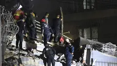 Miembros de los equipos de emergencias trabajan para ayudar a los afectados por los terremotos en Venezuela.
- Marcos Salgado / Xinhua News / Europa Press / Cont