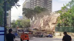 Un edificio afectado por el terremoto en el barrio de Altamira, en Caracas (foto: EP)