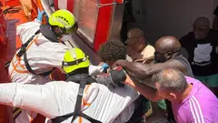 Rescatadas seis personas tras el hundimiento de una patera en la costa de Cartagena (foto: Salvamento Mar&iacute;timo)