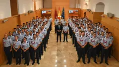 El presidente del Gobierno regional, Fernando L&oacute;pez Miras, con la promoci&oacute;n 2026 de la Academia General del Aire y del Espacio