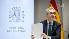 El ministro de Hacienda, Arcadi Espa&ntilde;a, ofrece una rueda de prensa tras una reuni&oacute;n del Consejo de Pol&iacute;tica Fiscal y Financiera (CPFF) en el Ministerio de Hacienda, a 6 de julio de 2026, en Madrid (Espa&ntilde;a).