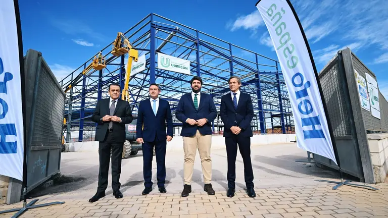 L&oacute;pez Miras visita las instalaciones de Hero Espa&ntilde;a en Alcantarilla, coincidiendo con el centenario de la llegada de esta empresa a la localidad (foto: CARM)