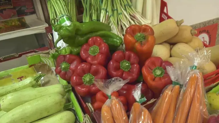Las verduras est&aacute;n entre los productos que los nutricionistas recomiendan consumir diariamente (foto: La 7)