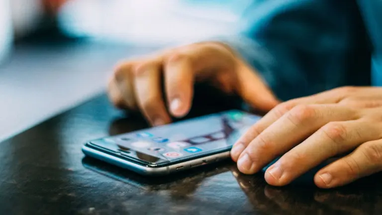 &iquest;Qu&eacute; es el smishing? La nueva ciberstafa a traves del m&oacute;vil