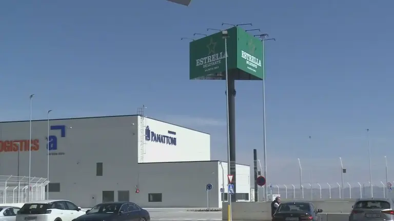 Nuevo centro log&iacute;stico de Estrella de Levante (foto: La 7)