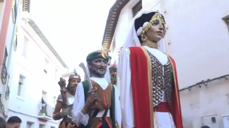 Gigantes y cabezudos de Caravaca de la Cruz (foto: La 7)